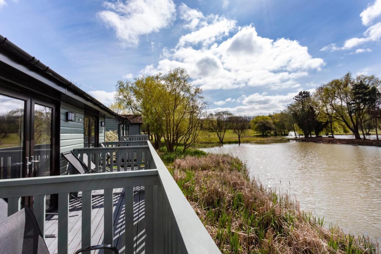 The Vale Golf & Country Club Villa Bishampton Eksteriør billede